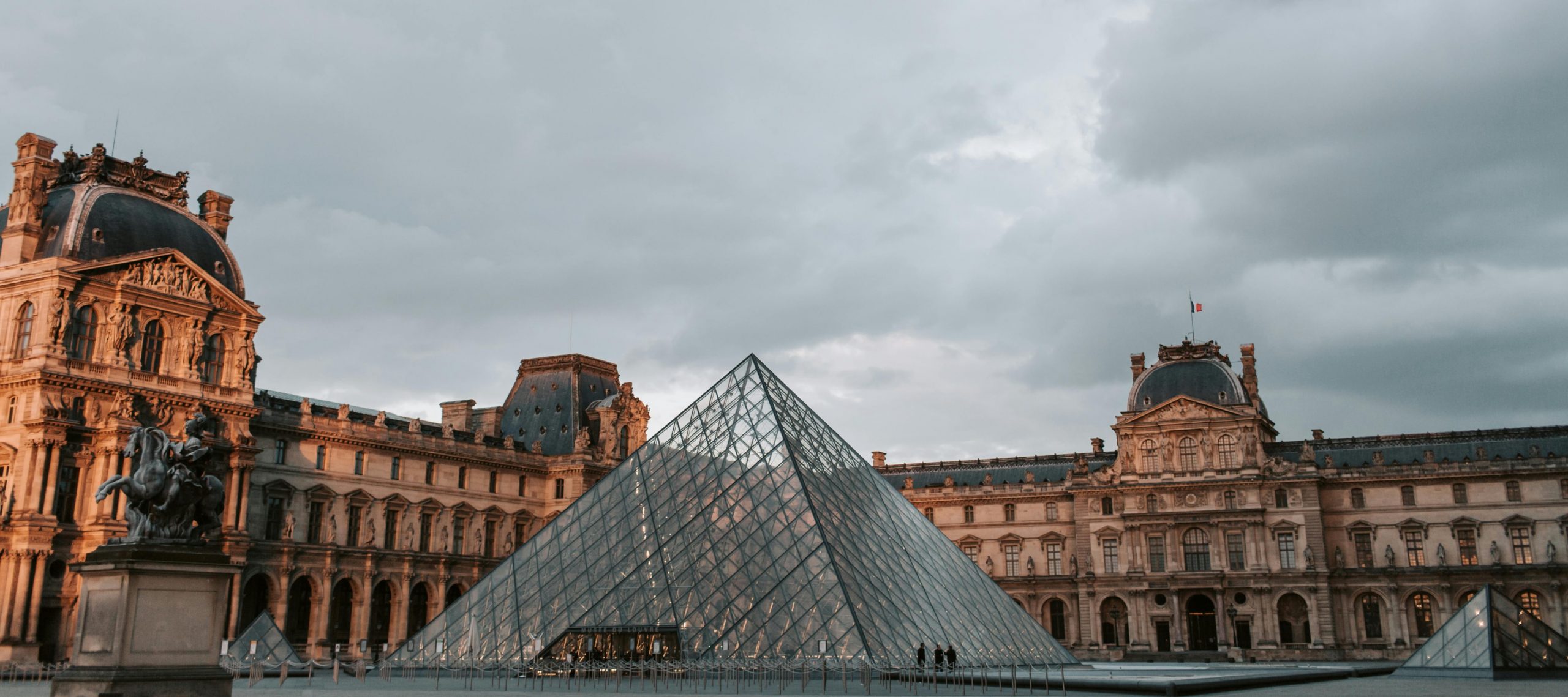 Top Banner FRANCE